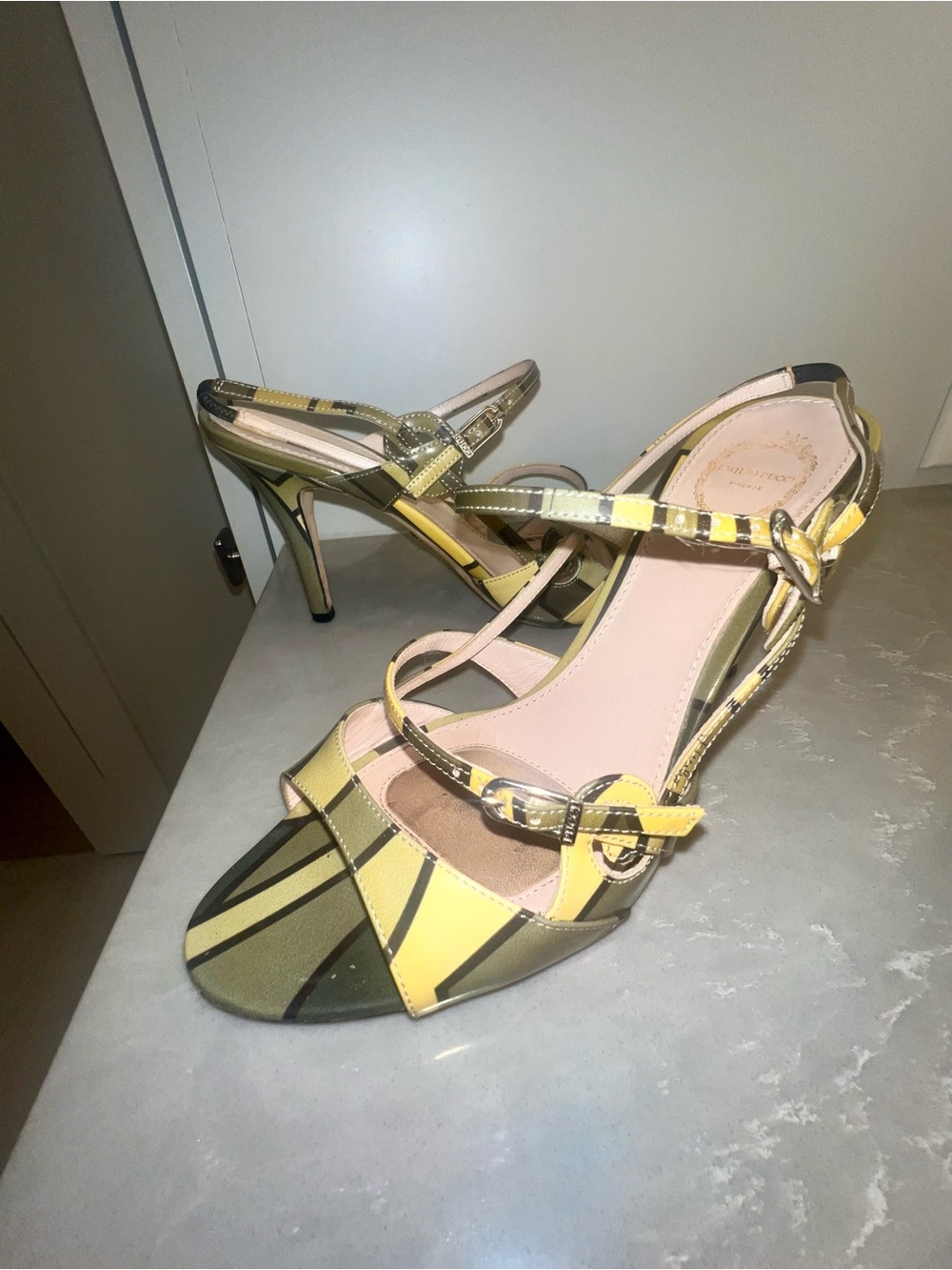 EMILIO PUCCI  Strappy Patent Leather Sandals in Olive & Yellow - Picture 14 of 14